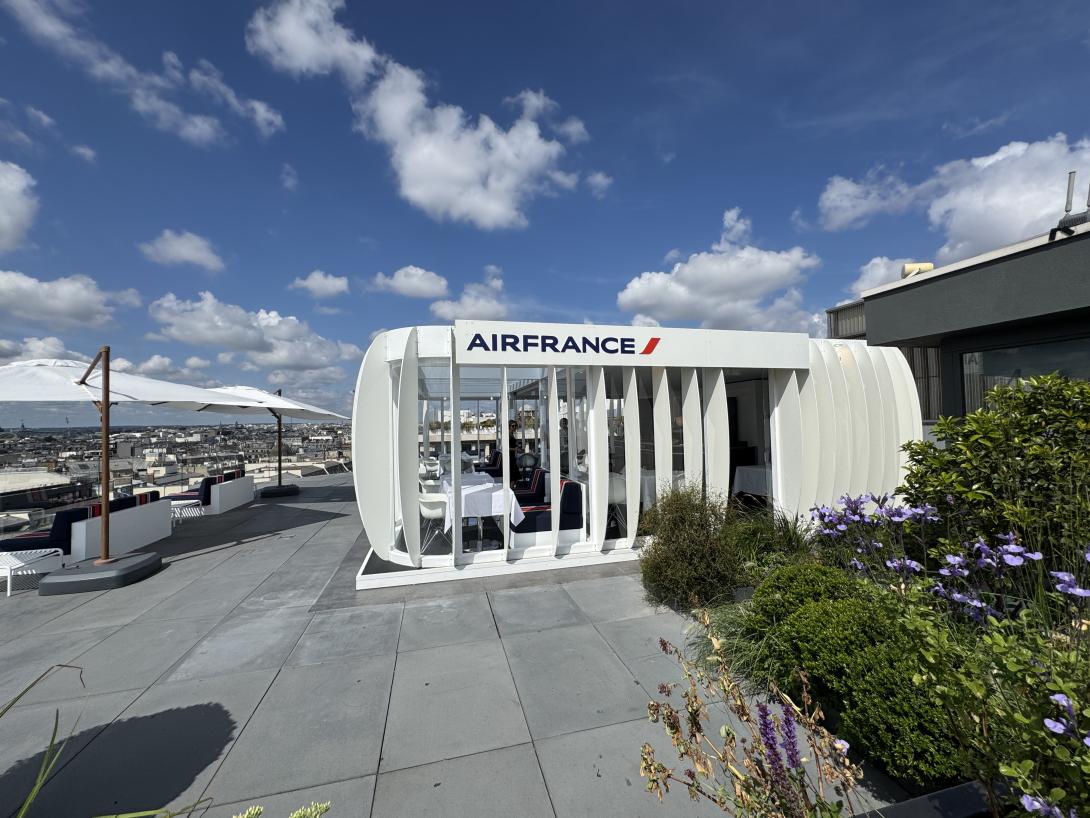 Ravintola on rakennettu terassille